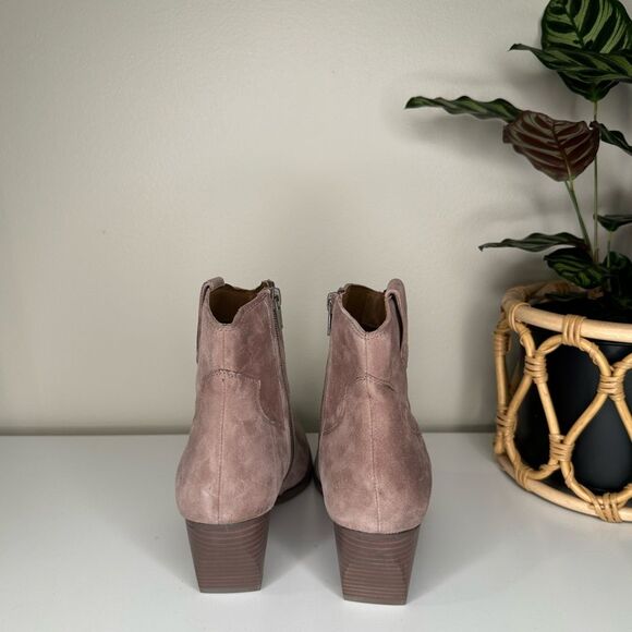 Seychelles Taupe Suede Ankle Booties Western Low Stacked Heel New With Tags Sz 8 - Picture 3 of 12